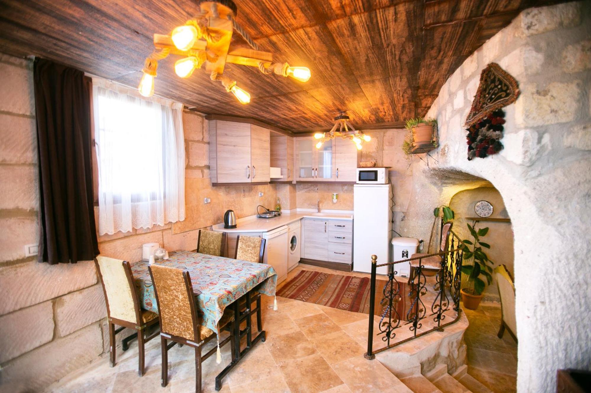 Kamelya Cave Hostel (Adults Only) Гореме Экстерьер фото